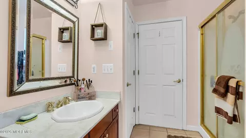 Bath - 645 Reed Rd, Jackson, NJ 08527 photo 2 of 3