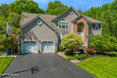 52 Spruce Meadows Dr, Monroe, NJ 08831