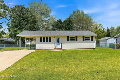 16 Beam Ave, Jackson, NJ 08527