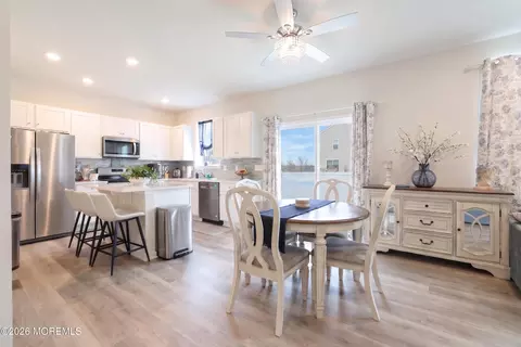 9 Lookout Ave, Barnegat, NJ 08005
