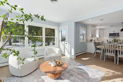 21 Nostrand Dr, Toms River, NJ 08757