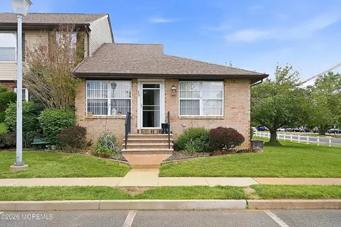 89 Valerie Ct, Brick, NJ 08724