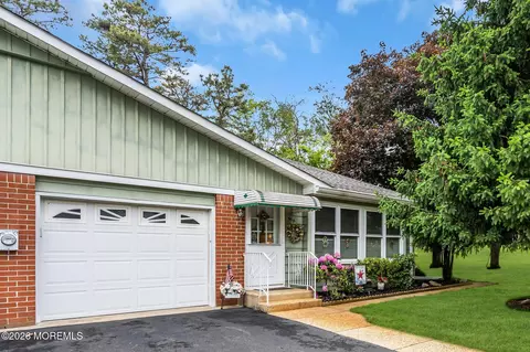 56 B Yorktowne Pkwy, Whiting, NJ 08759