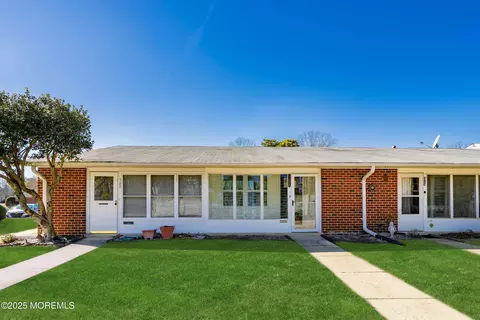 1145 Argyll Cir # B, Lakewood, NJ 08701