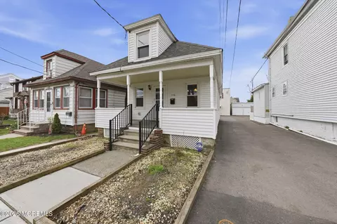 120 2nd St, Keyport, NJ 07735