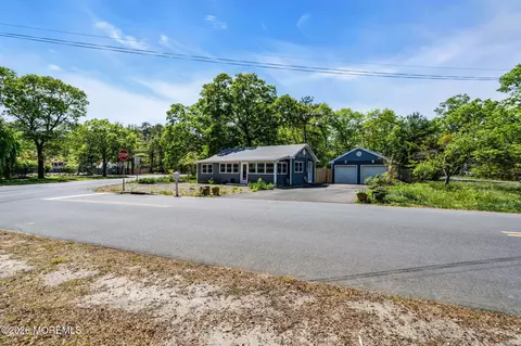 705 Cedar Ave, Pine Beach, NJ 08741