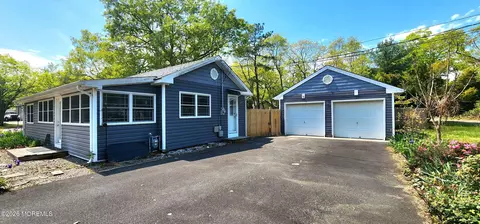 705 Cedar Ave, Pine Beach, NJ 08741
