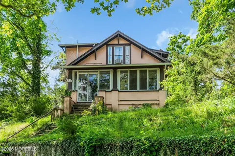 110 S Lake Dr, Lakewood, NJ 08701