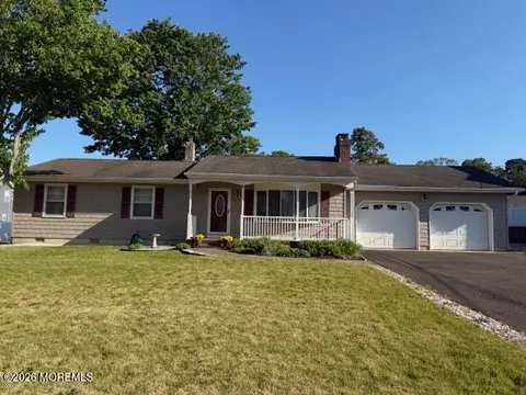820 5th Ave, Toms River, NJ 08757
