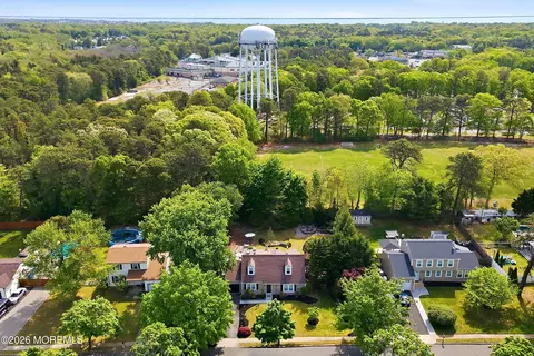 28 Westwood Dr, Bayville, NJ 08721