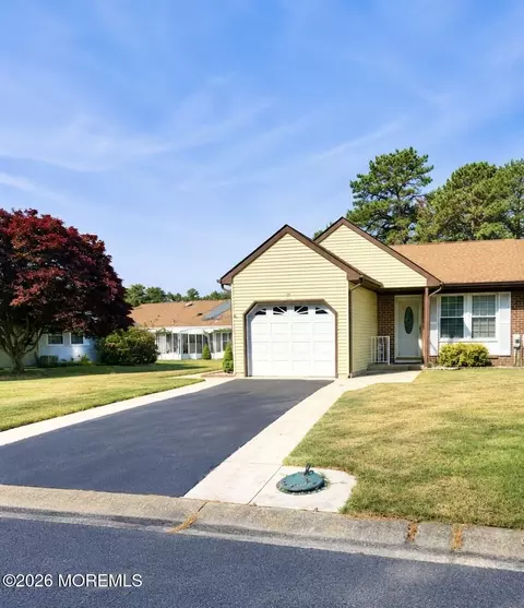 6 Stonybrook Rd #A, Whiting, NJ 08759