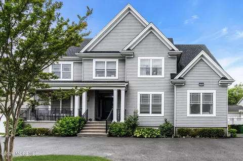 1020 Netherwood Dr, Lakewood, NJ 08701