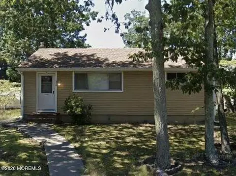 542 Jackson Ave, Brick, NJ 08723
