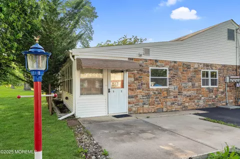5 Chestnut St #C, Toms River, NJ 08757