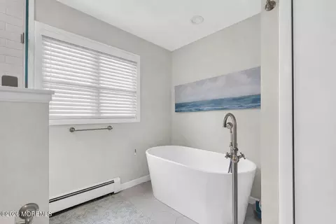 Bath - 608 Cedarcrest Dr, Brielle, NJ 08730 photo 4 of 5