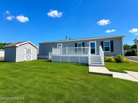 190 Farm Rd, Freehold, NJ 07728