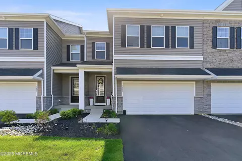 1402 Journey Ave, Marlboro, NJ 07746