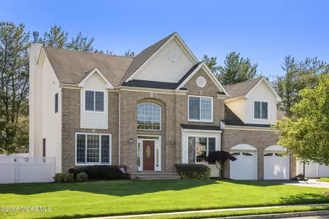 19 Jackson Cir, Asbury Park, NJ 07712