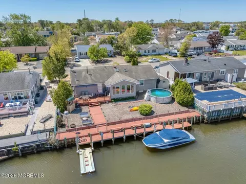 12 Hollywood Blvd N, Forked River, NJ 08731