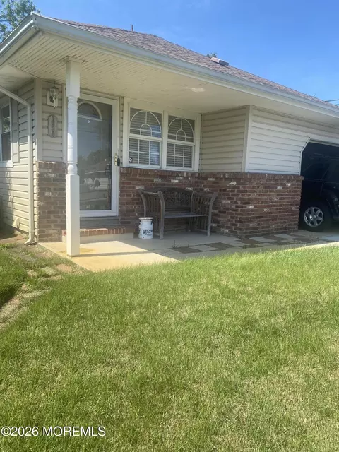 1698 Yorktowne Blvd, Toms River, NJ 08753