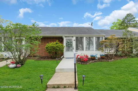 53 Cambridge Ct #B, Lakewood, NJ 08701