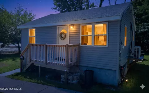 11 Forest Pl, Keansburg, NJ 07734