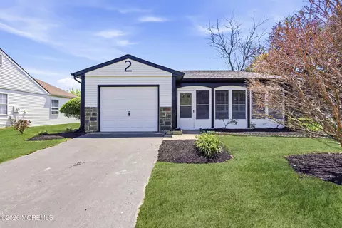 2 Leighton Ln, Manchester, NJ 08759