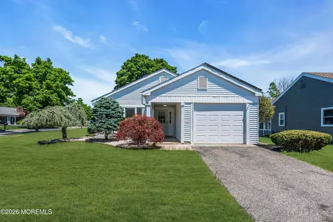 30 Oakham Row, Manchester, NJ 08759