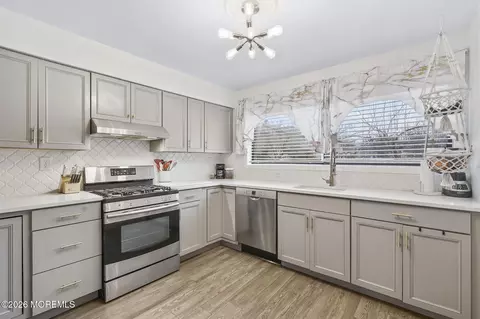 424 Tall Oak Ln, Hillsborough, NJ 08844