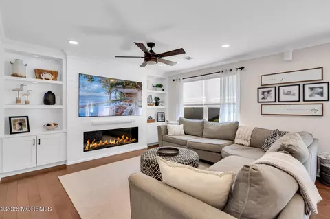 34 Marlin Ct, Bayville, NJ 08721