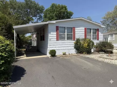 27 Hearth Way, Toms River, NJ 08755
