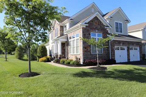 1 Lennox Ct, Holmdel, NJ 07733