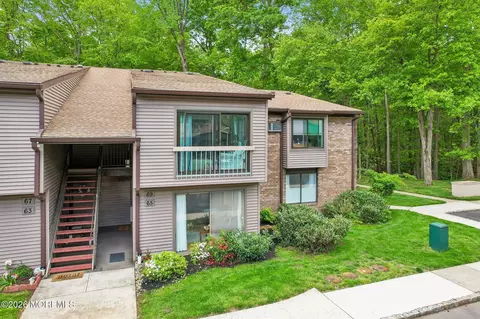 65 Lexington Ct, Red Bank, NJ 07701