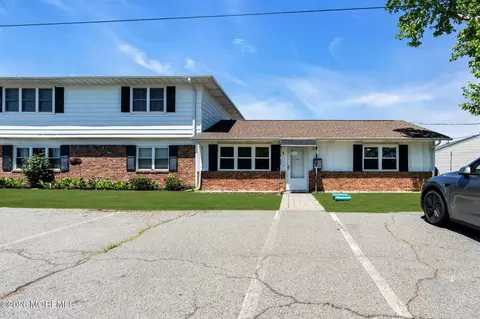 2 Utah Dr #143, Matawan, NJ 07747