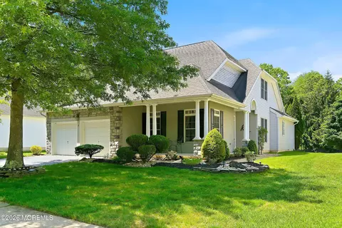 8 Magnolia Ct, Asbury Park, NJ 07712