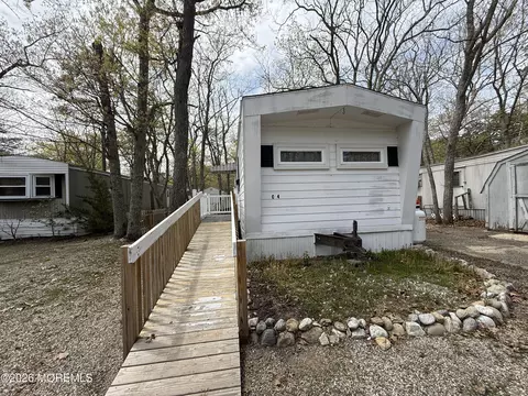 525 E Main St #C4, Tuckerton, NJ 08087