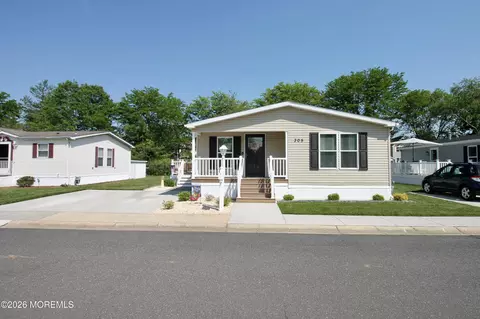 305 Farm Rd, Freehold, NJ 07728