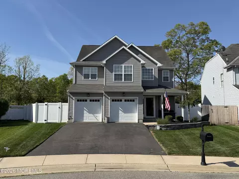 56 Marlin Ct, Bayville, NJ 08721