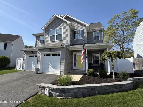 56 Marlin Ct, Bayville, NJ 08721