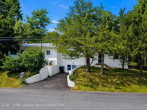 563 Reed Rd, Jackson, NJ 08527