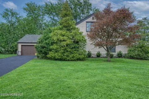 32 Ethan Allen Rd, Freehold, NJ 07728