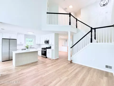 1 Whitemarsh Dr, Manalapan, NJ 07726