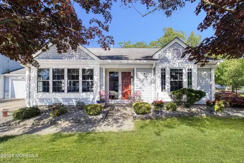 932 Liverpool Cir # B, Manchester, NJ 08759