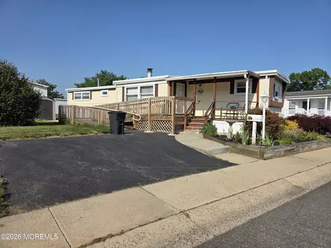 143 Starling Pl, Freehold, NJ 07728