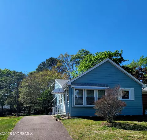 142 Hudson Pkwy #A, Whiting, NJ 08759