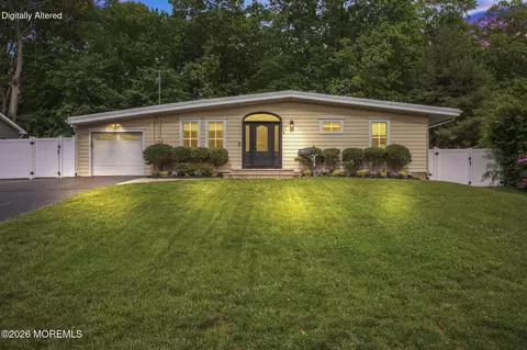 216 Parkview Ter, Lincroft, NJ 07738