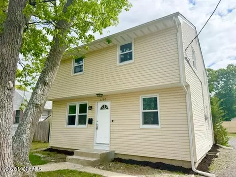 3202 Herbertsville Rd, Point Pleasant, NJ 08742
