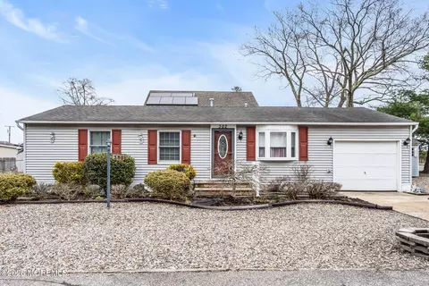 302 Beach Blvd, Forked River, NJ 08731
