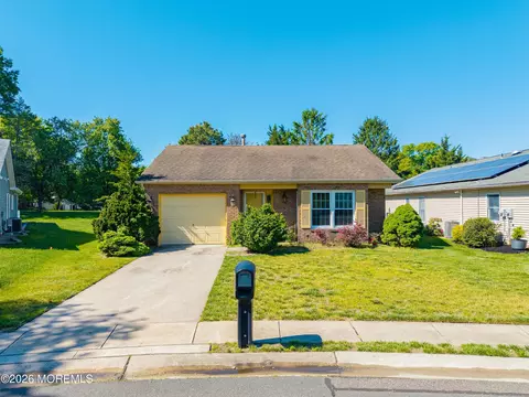 1505 Essex Ct, Toms River, NJ 08755