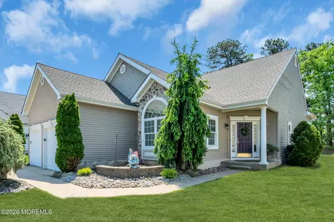 84 Cypress Point Ln, Jackson, NJ 08527